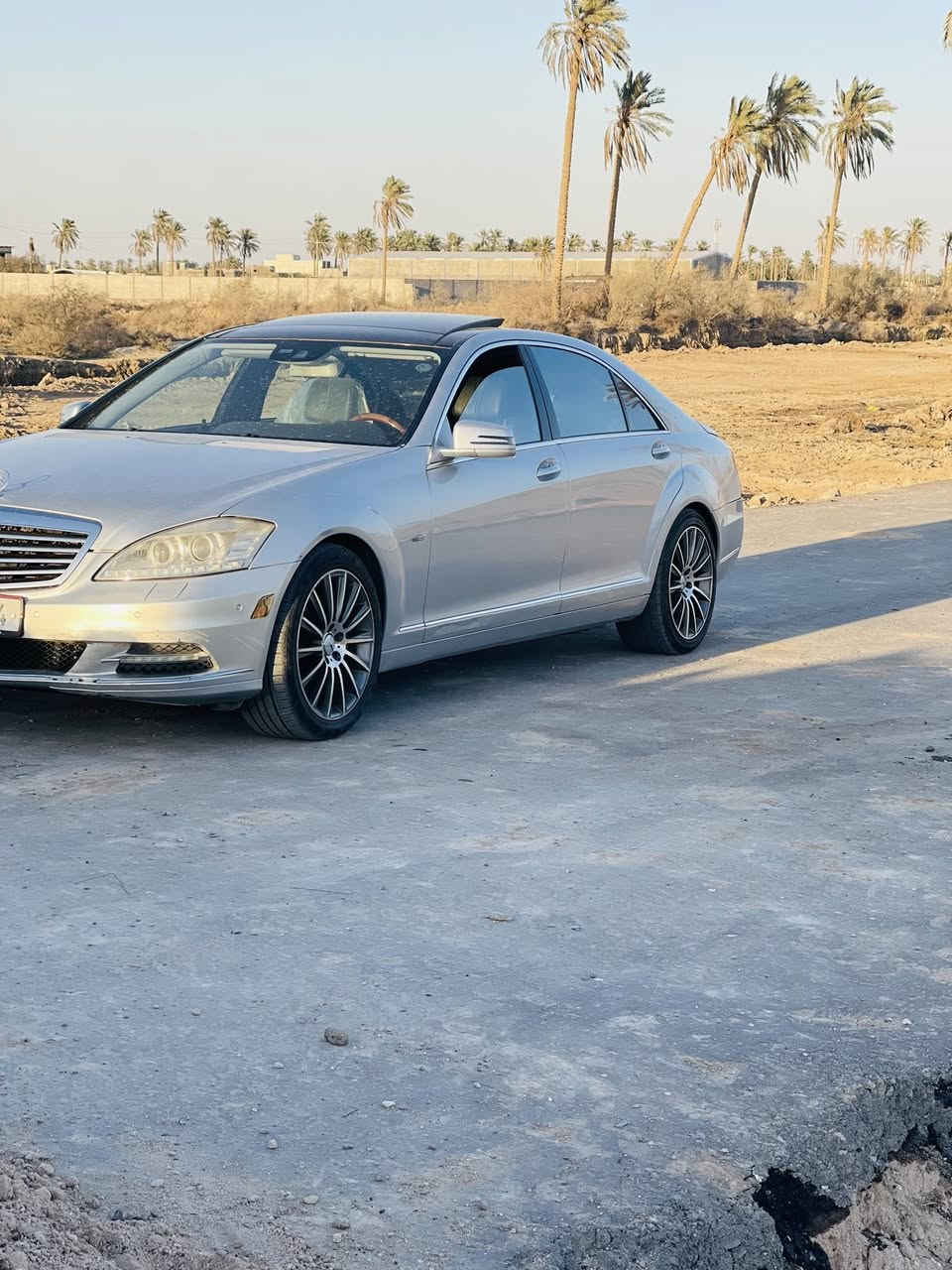 اسلام عليكم اخوان.                                                     مارسدس  اس 550 4matlc للبيع  فقط حديده (ادوات ادوات) مديل 2012 اصل  فول مواصفات معروفه مواصفات ال550 
كفاله عامه سرقه عشائر ظربه وصبغ السياره جديده بمعنى الكلمه بديها كلش جديد ونضيف  محرك 8 سلندر توين تربو
السعر /(100) وبيها مجال للشراي 
مكاني :/بصره 
رقم/ ***********
