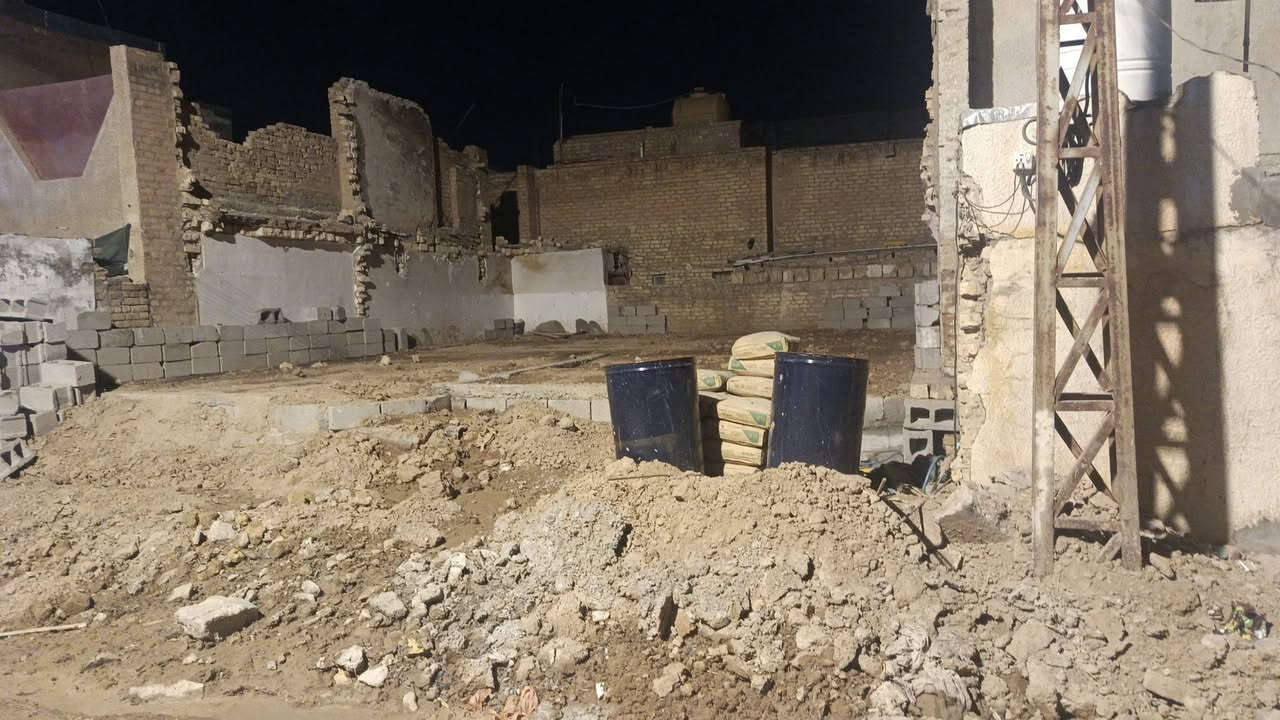 شركه يقين سعر المتر بناء
350 بناء بلوك نقد 
400بناء بلوك قسط 
450 بناء طابوق احمر نقد 
500بناء طابوق  احمر قسط 
400بناء طابوق اصفر نقد
450 بناء طابوق اصفر قسط 
مواصفات درجة أولى 
المقدمة نصف المبلغ 
والنصف الثاني يقسم على 36 شهر
يتم حساب  مساحة البناء حسب الخريطة
مواصفات البناء 
1.تسليح الأساس شيش 16ملم وصب سمنت مقاوم 
2.الكهرباء أسلاك سعودي او اردني والمجاري الشريف المصري او البركة 
3.الارضية بورسلين والجدران للصحيات سيراميك 
4. الابواب الداخلية تركي والاستقبال والمطبخ قاصة
5. ⁠الشبابيك بي في سي 
6. ⁠لبخ الخارج سمنت والداخل جص وبورك 
7. ⁠الواجهة لبخ وتطعيم وصبغ
8. ⁠تجهيز سخان وماطور ماء وخزان ماء‏‪((‏‪***********‬‏ يوجد وتساب

