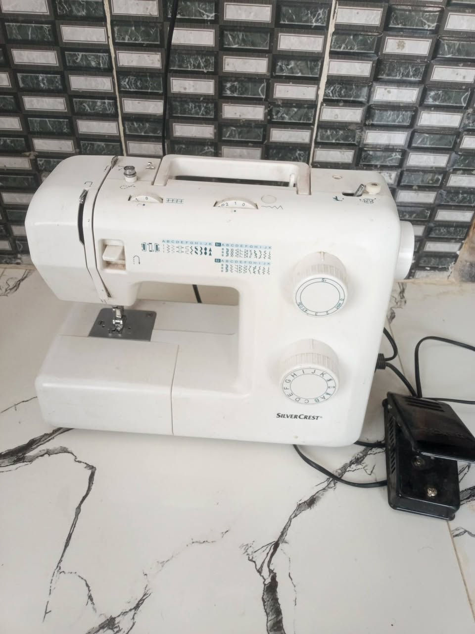 مكينه فراشه شغاله شرط الشغل سعره سعره 40

مكينه ابرذر اخياط وتطريز سعر 75 
مراسله وتساب او اتصل على الرقم ***********
