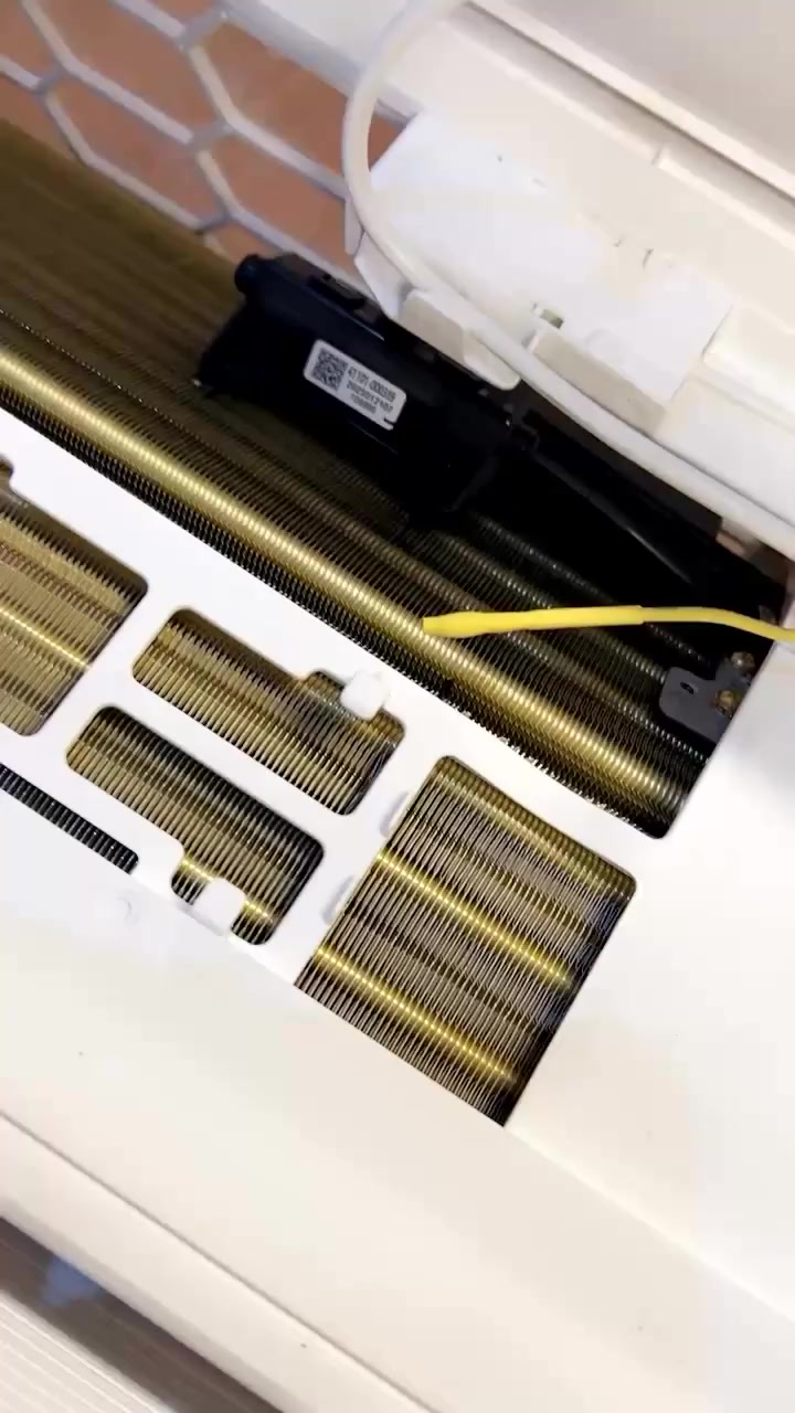 سلام عليكم اخوان للبيع قطعه داخليه نوع TCL انفيرتر  تحكم حجم واحد طن مستخدمه 5ايام فقط حته طوز مابيها مع قاعده وكنترول سعر 150 الف عنوان دهوك يوجد توصيل
*********** (واتساب)
