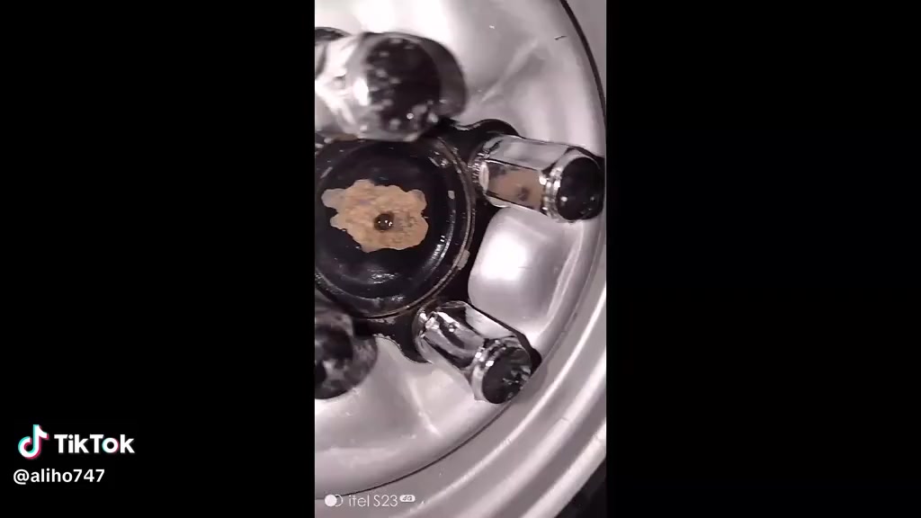 سلام عليكم شباب هاي تكتك البيع جديده موديل 22 تكتك جاحزه من كلشي رقم نكليزي بسمي تكتك مجفته شركه مره واحده تكتك.  بيه طخه خفيفه راجعه بارد وره خير من الله حلوه سعر 8300 بيه مجال رقمي وتساب ***********.    مكاني تنومه بصره
