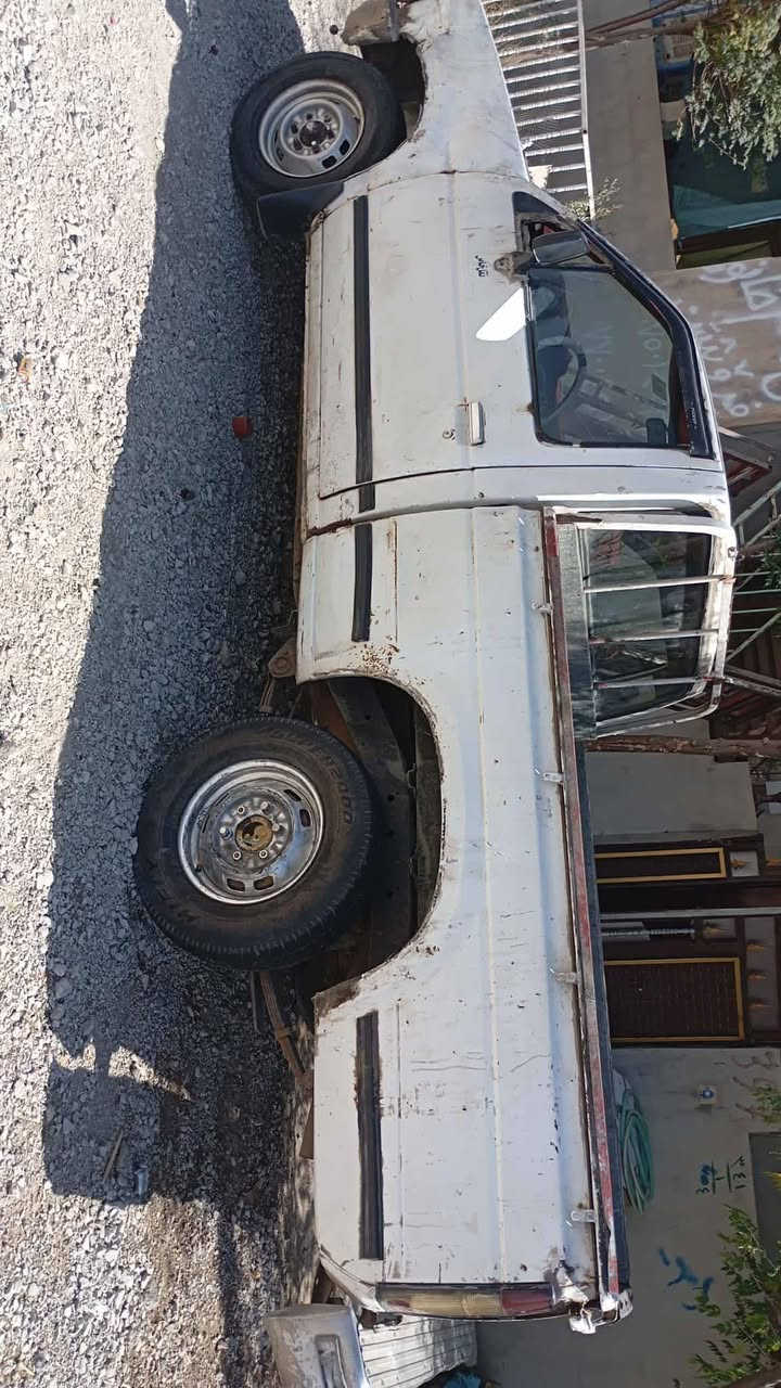 تويوتا بيكاب موديل 90 ئارم بلاستيك سليماني ئارم وئةوليات گيرومةكينةى بةشةرت كارةباى ئيش دةكات جوارتاى  تازة نرخ 15گةلا   ***********.   ***********
