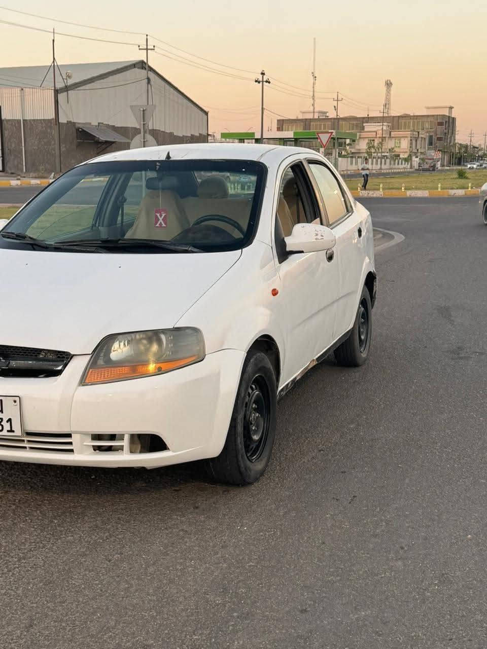 للبيق بلقسط. السعر الكلي 40 ورقه  
وبمقدمه 15 ورقه ولكل شهر ورقتين .

السلام عليكم افيو موديل 2004 رقم اربيل سابقا تكسي محوله خصوصي  سنويه جديده لحد 2030
هزه بشهر ل 12 تنتهي. 
مكينه مجفته   لا بخار ولا تنقيص ولا حماويه  طبيعيه .
سياره بيها نواقص بسيطه  
تبريد مايشتغل فقط تدفئه 
داريم شفت 
سياره شغاله 100‎%‎ 
لسكنه الرمادي فقط
الكفاله. كمبياله بقيمه السياره  +عدم تحويل السياره لحين تسديد المبلغ
100‎%‎
  ملاحظه السياره بيها ضربه بلصندوك مو قويه وبيها طخات بسيطه و اماكن معجنه مصبوغه عام …


**إذا كنت صاحب هذا الإعلان وتريد حذفه لأي سبب، رجاءا أرسل رسالة إلى الدعم الفني**