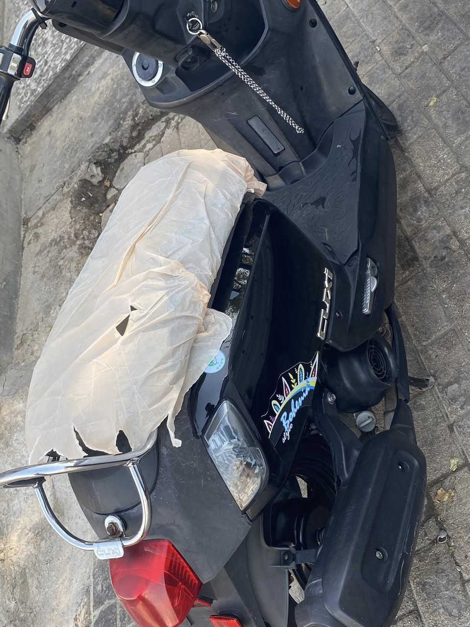 بوليس مصطره نازله من رمبه بشهر ١٢  مكفوله كفاله عامه نوزل دهن سكوتر موتر كله محسن  سعر مليون و١٠٠  مدينه الصدر  بغداد ***********
