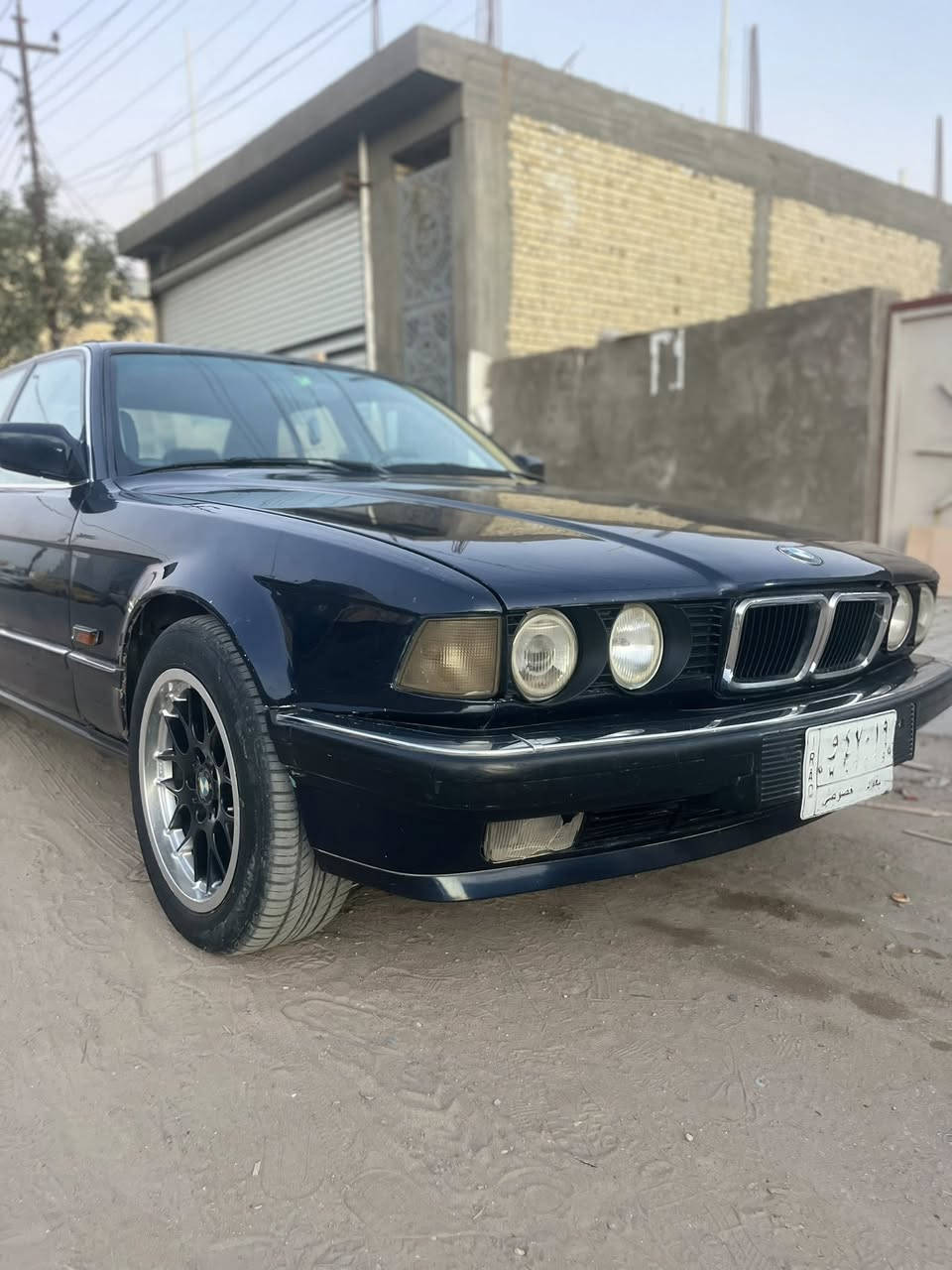 للبيع بي ام موديل ٩٢ حجم ٧٣٠ مفتوح سعر ٥٠ وبيها مجال 
محرك بي خيط بخار كير منتاز حداديه حلوه داخل نضيف رقم بغداد سنويه ٢٧ 
سياره دبل ايرباك دبل جام سنتر لك 
كشنات جلد كهرباء تدفاءه
تخم ويل كرن اصلي ستوني شاده 
كهرباياتها كله شغال 
مكاني نجف كوفه رقمي ***********
