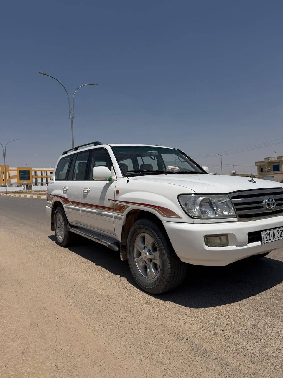 للبيع لاندكروزر موديل 2002 رقم سليمانيه مواصفات GXR فول مواصفات سياره خليجي بدون ضرر مكفوله محرك كير بشرط سياره كلش نضيفه مكان سياره بدوز وشراي يتصل على الرقم ***********
