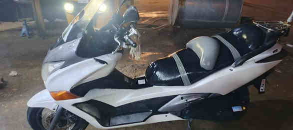 سلفر ونج 400 gt السعر 17$ وبيها مجال دراجه كامله من كلشي فول العنوان بغداد الحسينيه *********** هذا صاحب الدراجه 
مكلف بالنشر
