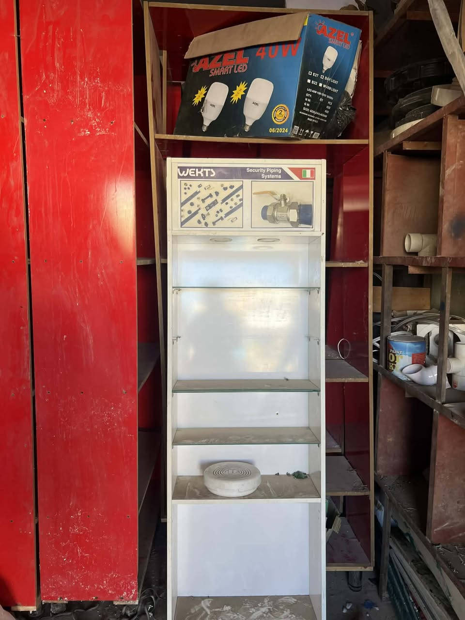 عارضات توتل الاصليه عدد٤
رفوف عدد٤ مترين ونص الارتفاع
والعرض متر
***********
