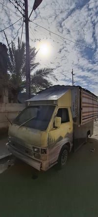 شاحنة مطعم • ٢٥٠٠ بنزين • كشك كامل