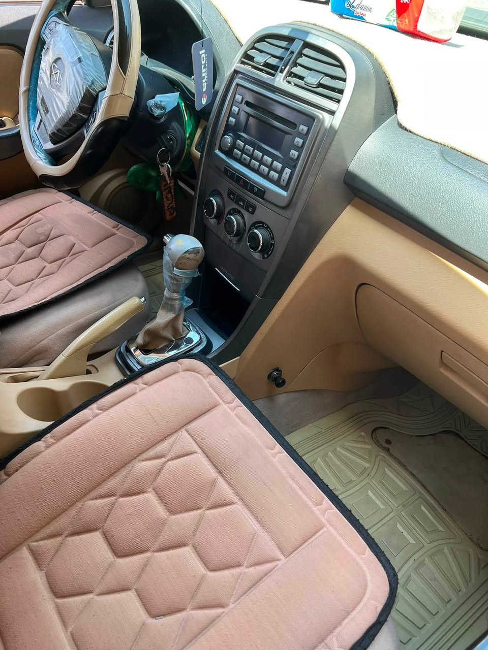 السلام عليكم سياره للبيع السعر 65 مكان بغداد مدينه الصدر قطاع 45 سياره حلوه كفاله عامه كير ومحرك تحويل بنفس اليوم (حزام صبغ فقط)***********

