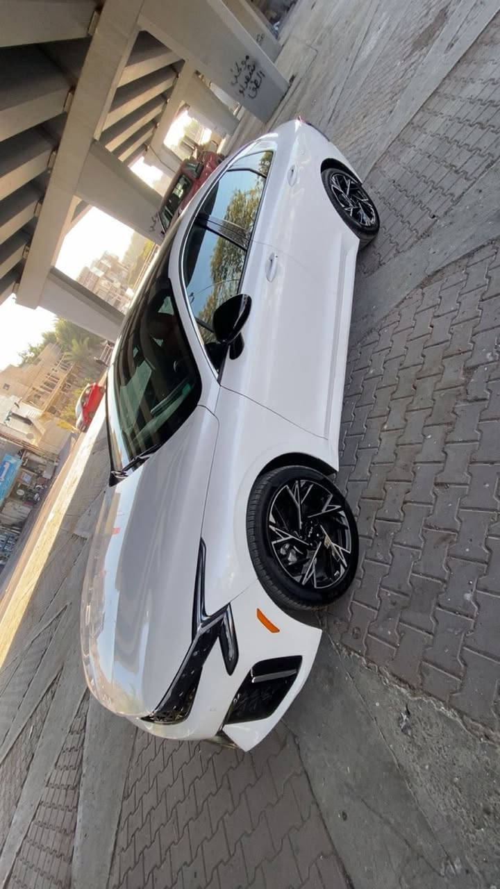 السلام عليكم 
للبيع كيا K5 وارد امريكي موديل 2025
ماشيه 10190mi حادث جاملغ خلفي وبنيد جاملغ امامي بدون شواصي ولا لغود جاهزه ومابيها اي نقص 
السياره فول مواصفات 
داخل احمر 
وبصمه 
رادارات 
مكينه 2500
صور 
الحادث موجوده ويه الصور السعر المطلوب 19000دولار وبيها مجال لشراي 
علي ***********
