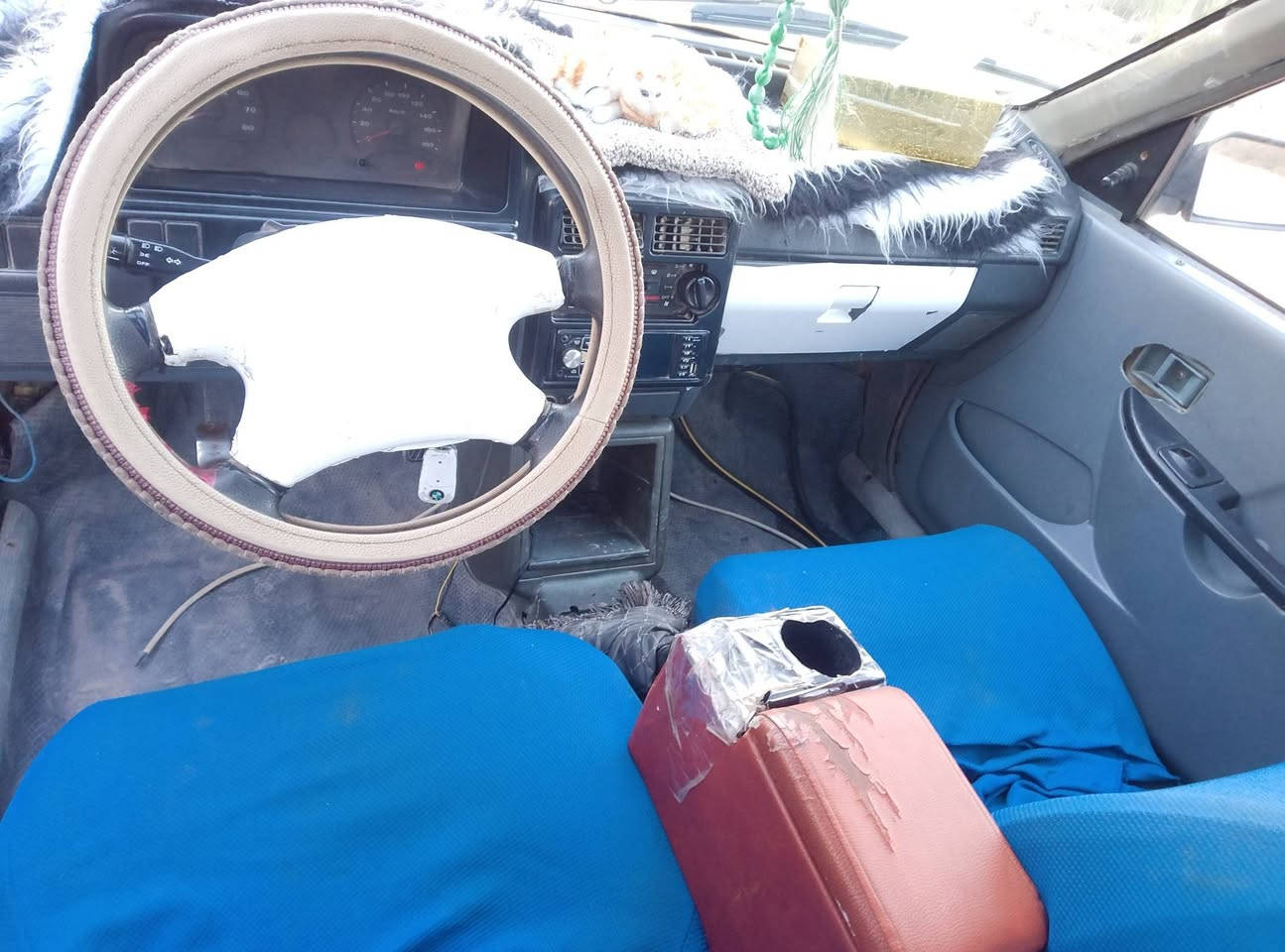 سلام عليكم سايبه موديل 9نضيفه انصفره بيه بخار وتنقيص قليل مكاني بابل حمزه الغربي سعره 3مليون قفل ***********
