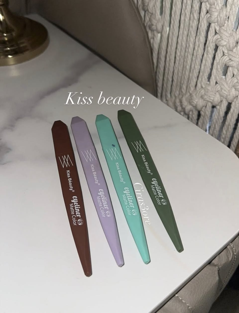 السلام عليكم عندي 38 قطعة تصفية بيج اريد ابيعهن كلهن 
متكونات من ايلاينر الوان
كونسيلر نوعيتين
بلشر خدود
سيروم كركم
مرطب كركم
صابونة كركم
مقشر جسم
سبري مثبت مكياج كلتر
فرش
كلادة
تنت
لوس باودر مثبت كونسيلر
ايشاديو للعيون
حمرة كلوس
حمرة مات ناشفة 
حمرة كيكو
رموش اصلية


**إذا كنت صاحب هذا الإعلان وتريد حذفه لأي سبب، رجاءا أرسل رسالة إلى الدعم الفني**