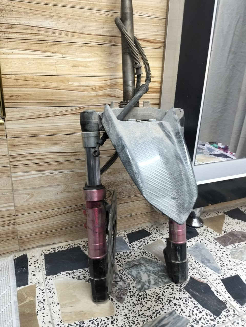 سلام عليكم ماشه مال سكنس فحل رياظيه و صدر مال عدله للبيع مكان بل مدينه يم وليد ابو الكص وهذا رقم***********
