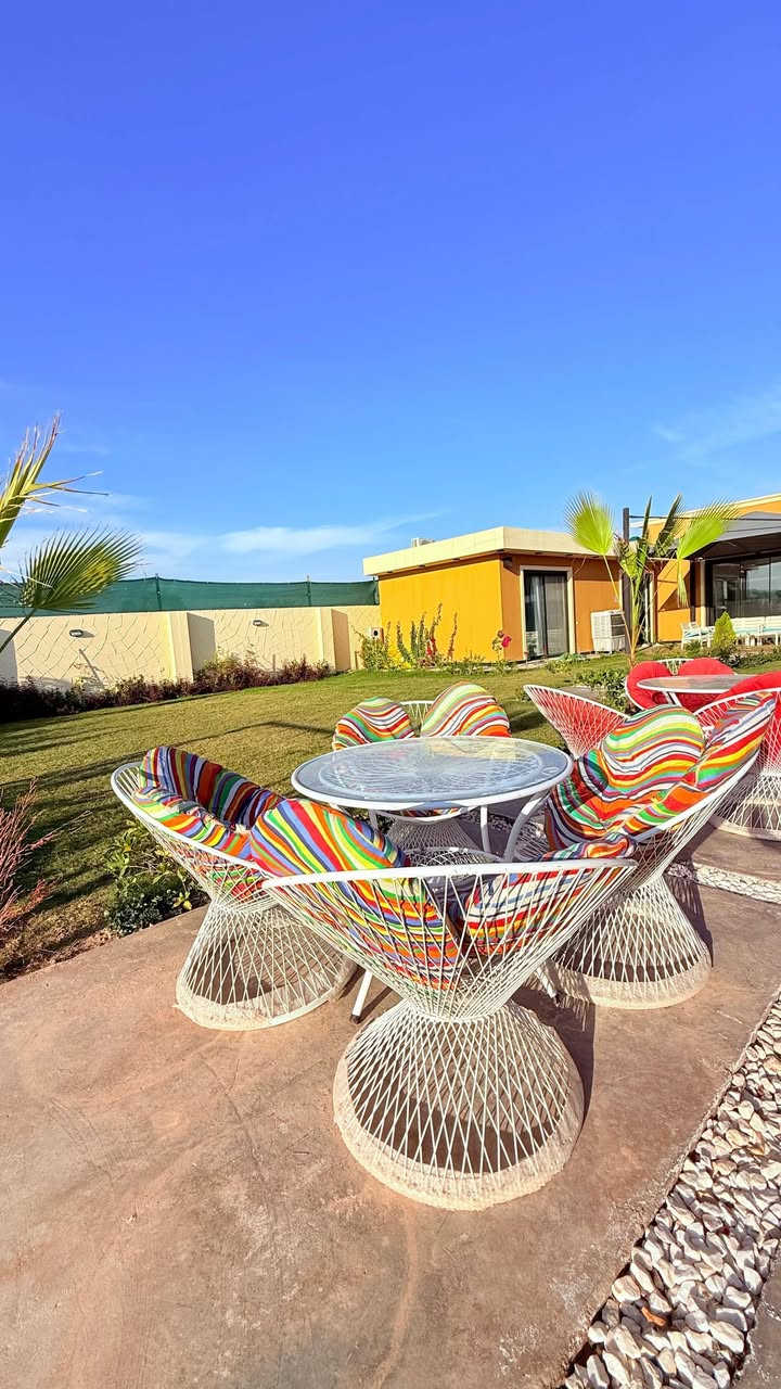 السلام عليكم..مسبح مغلق ماي حار رقم ☆212☆
متوفر الأربعاء شفت فطور وسحور
متوفر خميس يوم كامل وجمعه صباحي 
متوفر ايام 《《《العيد الفطر المبارك 》》》
منضدة فيشه ملعب طائرة كرة ريشة 
مسبحين مغلقه حار حجم كبير
غرف نوم وصاله مطبخ مؤثث بالكامل
حدائق باربيكيو جاهز 
نت وخدمة توصيل باب المزرعة 
كراج وجلسات متعددة 
للحجز واتساب ***********
كل المزارع موثقة شركة المصطفى لسياحة المسابح 
موثقة بتطبيق اجرلي
