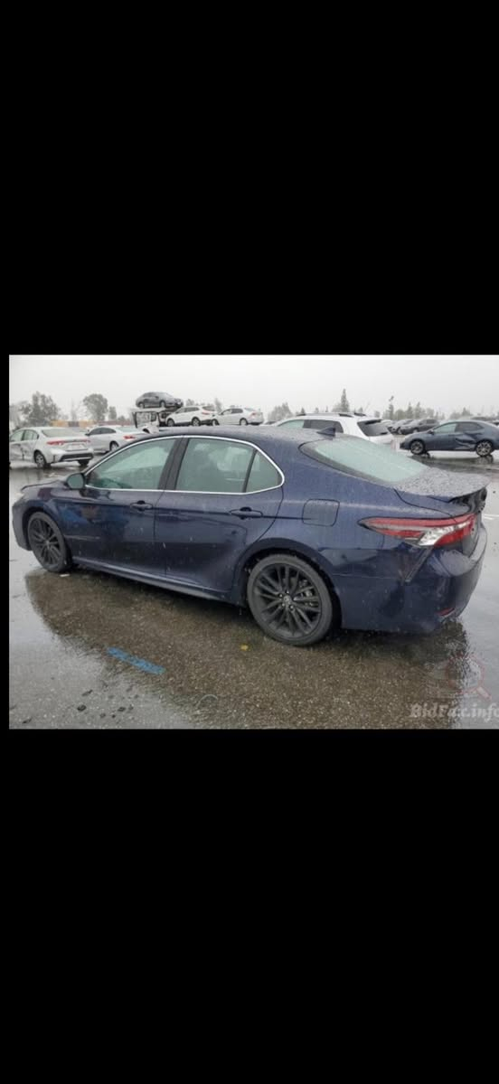 سلام عليكم 
للبيع كامري 22 xse.  
مرقمه بغداد الجديد
حادث سطحي ايرباك برده فقط 
ماشيه51 الف بعدها علا وضع شركه 
المواصفات 
شاشه دجتل 
بصمه 
تشغيل عن بعد 
شاشه كبيره 
تتفئه مقاعد 
كراسي 2 كهرباء 
جلد 
بك لايت ليزري 
اناره دشبول 
وباقي مواصفات ال xse 

السعر 205 وبيها مجال 
للاستفسار ***********
واتساب ***********
