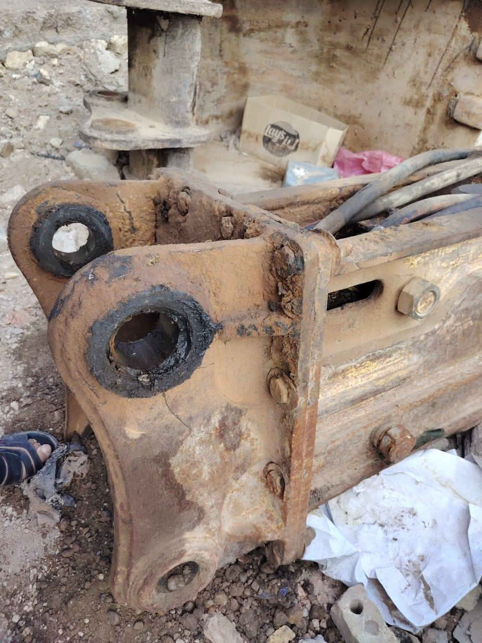 سلام عليكم رمضان كريم 
جك حفّارة
استخدام نظيف، شغال تمام
مفحوص وجاهز للعمل
السبب: عدم الحاجة
الموقع: الانبار الرمادي 
السعر: 35 (وبيه مجال)
هاتف ***********
واتساب ***********
