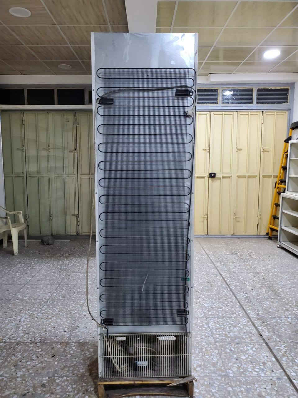 السلام عليكم ورحمة الله. 
براد تركي ماركة Frigoglass  مستعمل نظيف ماداخل تصليح (فقط الشمعة محتركة وصوت بالمروحة الفوك مامأثر عليه ). تبريده فول من 15درجة الى -6 درجة تكدر تتحكم بي.

السعر 300 الف وبي مجال 
العنوان/ باب المعظم شارع ابن سينا  قرب مستشفى الطفل .
واتساب ***********
