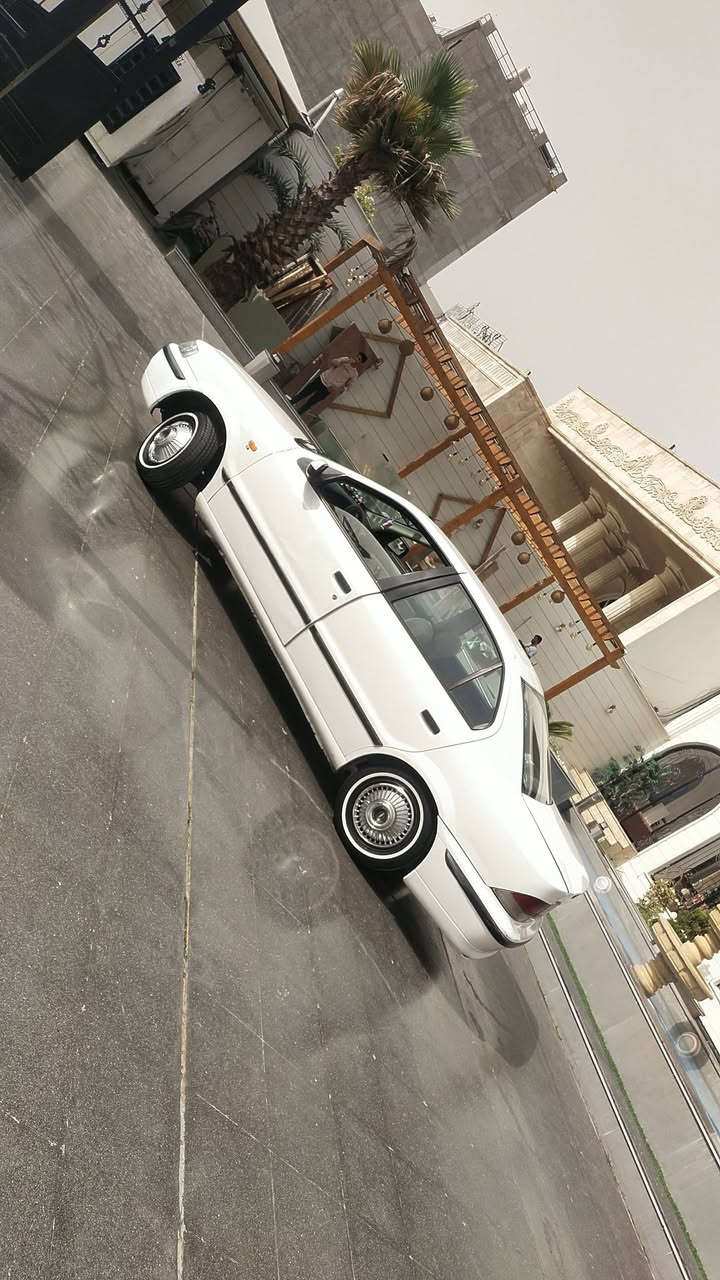 السلام عليكم سمند 9 بغداد رقم جديد السياره بسمي  مكفوله من تبديل وصبغ بيهه بس بارد بلباب لسايق شويه كير مكينه تبريد كله شغال خير من الله تجي اشوف بعينك مسويلهه سونار عندي تخم تاير 14 بس واحد تعبان وعندي طكه بلصدر شمعه اهلي بلتاجي السياره متواجده بغداد المنصور شارع نادي الصيد رقمي *********** الشراي يخابر واني خادم للطيبين السعر 47 وبيهه مجال
