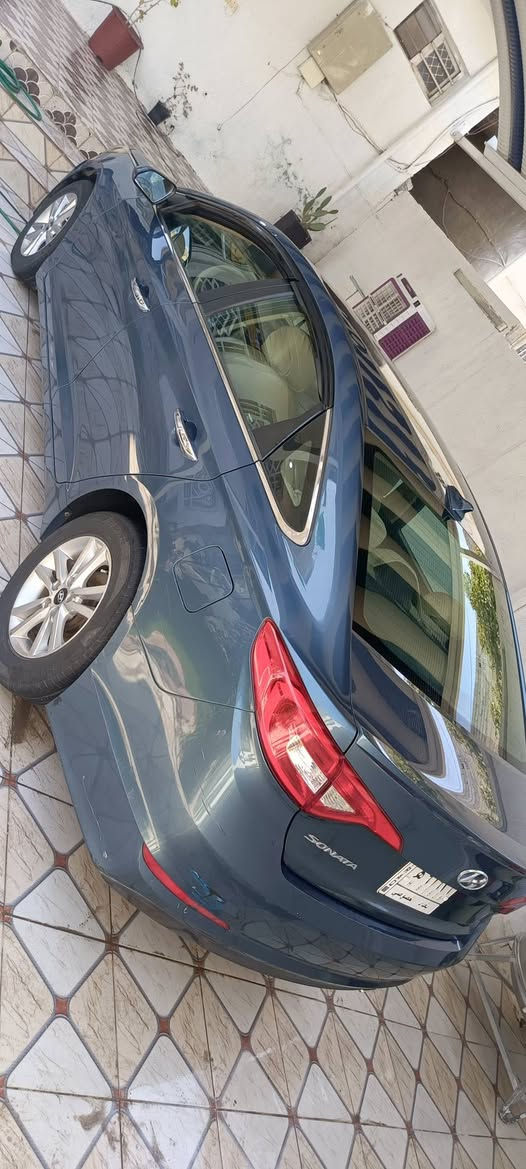 سلام عليكم
سوناتا وارد امريكي موديل 2017

رقم بغداد بسمي رقم دولي

حادث موضح بل منشور بيهه صبغ أثر طخات بسيطه

السعر 115 وبيهه مجال 

الستفسار ***********
