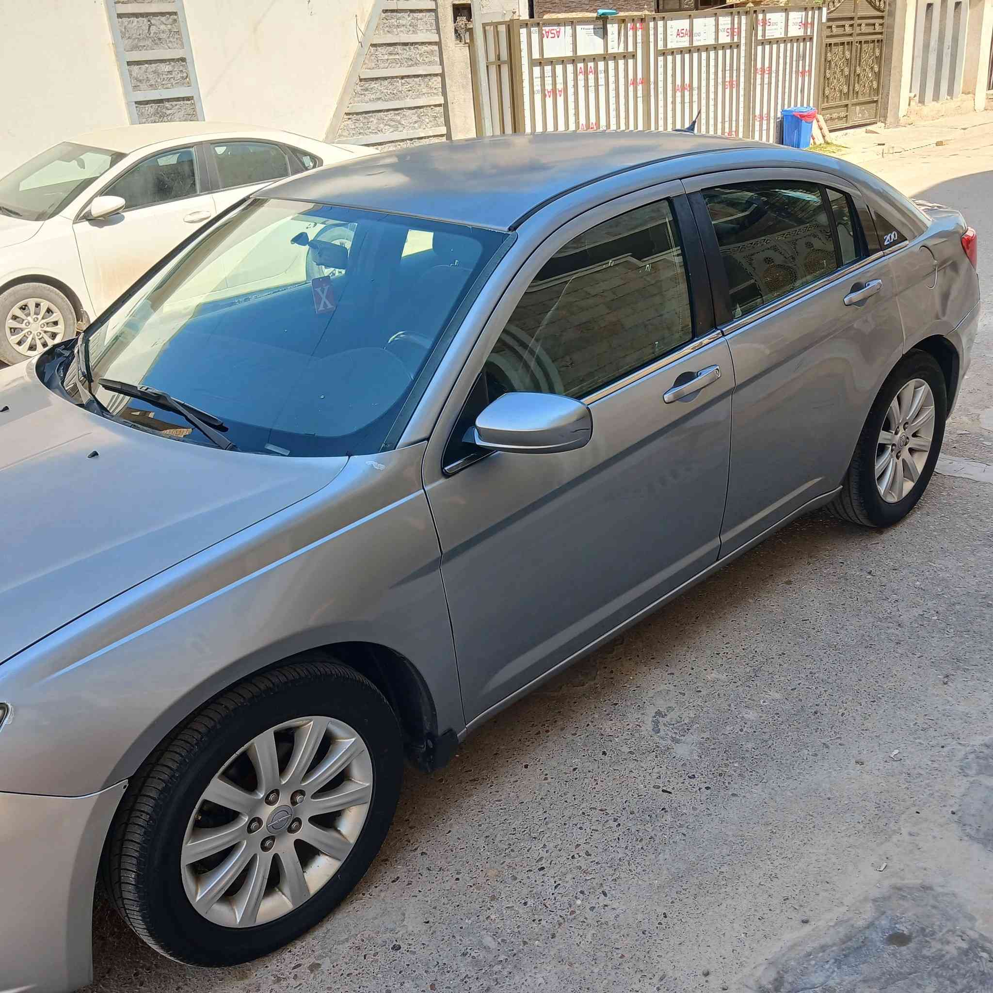 السلام عليكم اخويه C200 موديل 13 البيع
رقم بغداد جديد  بسمي شرط التحويل
السياره جاهزه من فضل الله 
كير 6 نمر مكينه 2400 صدر امامي خلفي جديد
 تبريد ثلج  تتفئه 
ضربتها جاملغ خلفي  بيها جراد 
السعر 73 بيها مجال
☎️***********
