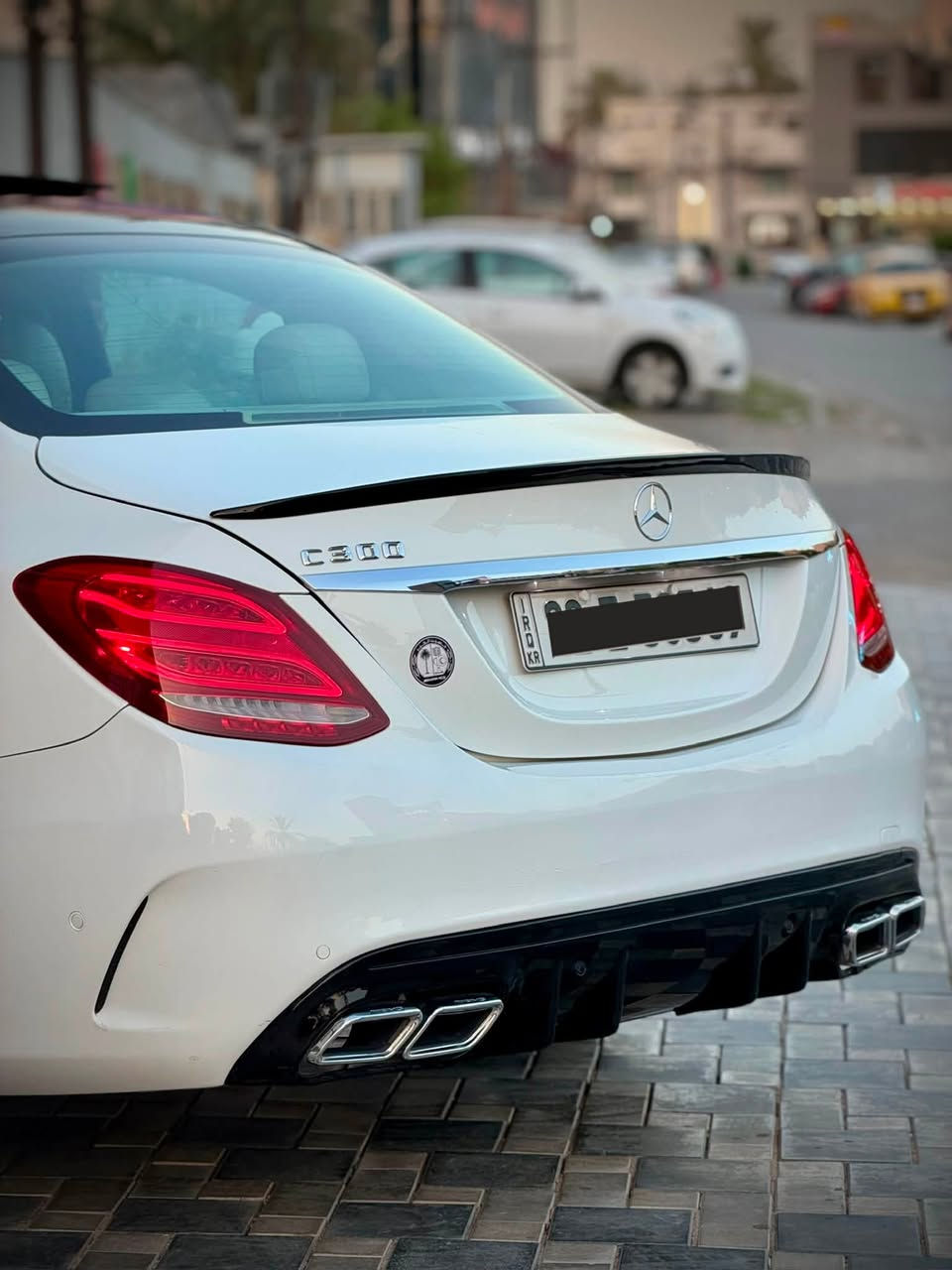 Mercedes c300 مارسيدس 
فول مواصفات دبل ماوس بانوراما 
جديدة جداً 
صفر مسج 
موديل 2016 
حادث جاملغ بنيد
السعر 198 
مكاني بغداد منصور
***********
