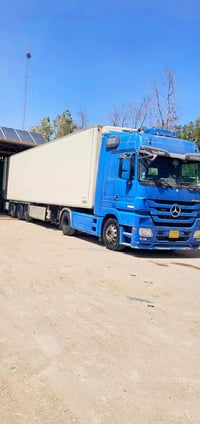 للبيع .... اكتروز  حجم ٤٤ موديل ١٢  والعربانه ١٢  فول مواصفات  اتصال /...