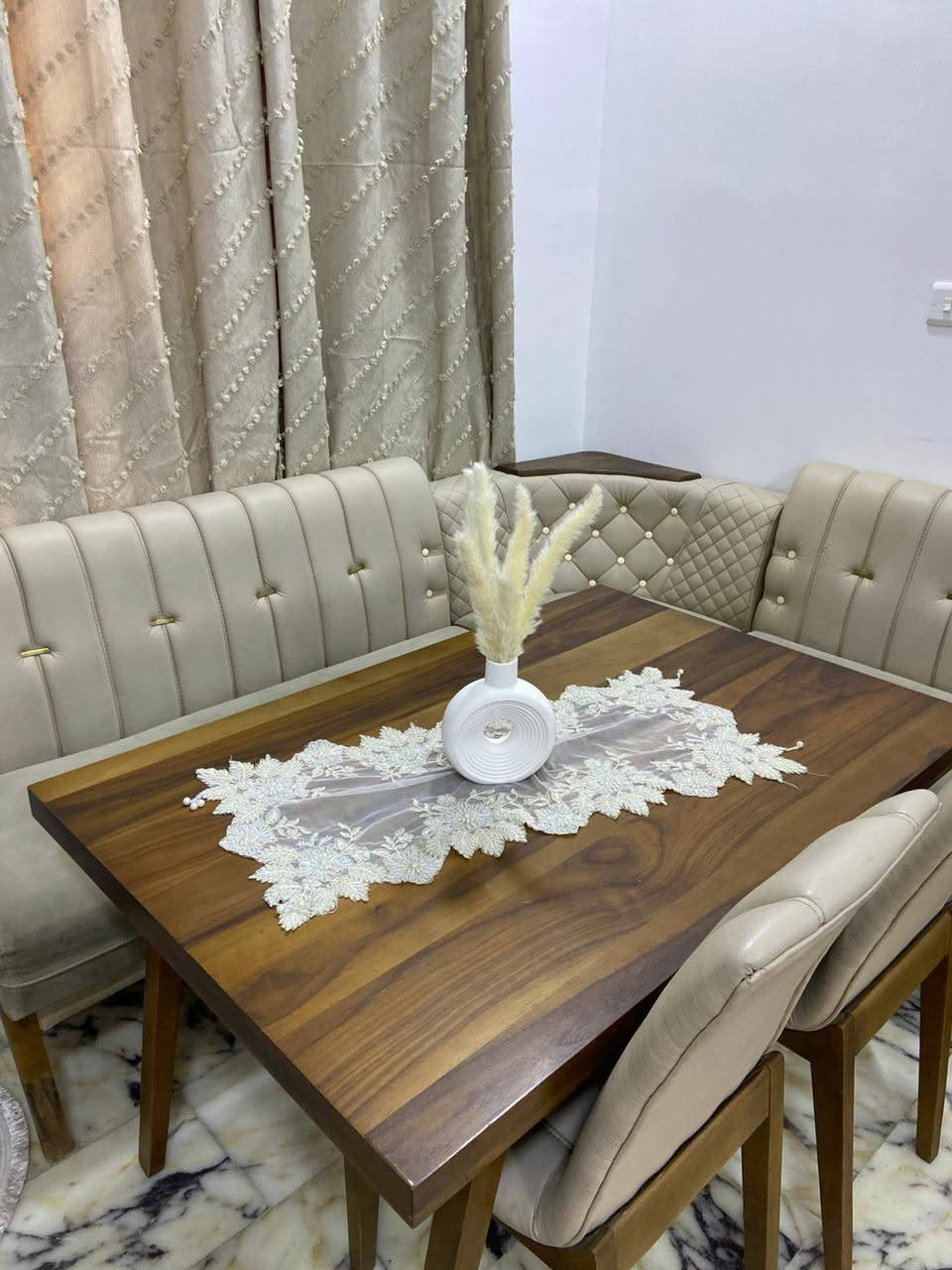 ميز كورنر بي مخزن نضيف جدآ سعر ٣٥٠ مكان بغداد الدوره


**إذا كنت صاحب هذا الإعلان وتريد حذفه لأي سبب، رجاءا أرسل رسالة إلى الدعم الفني**