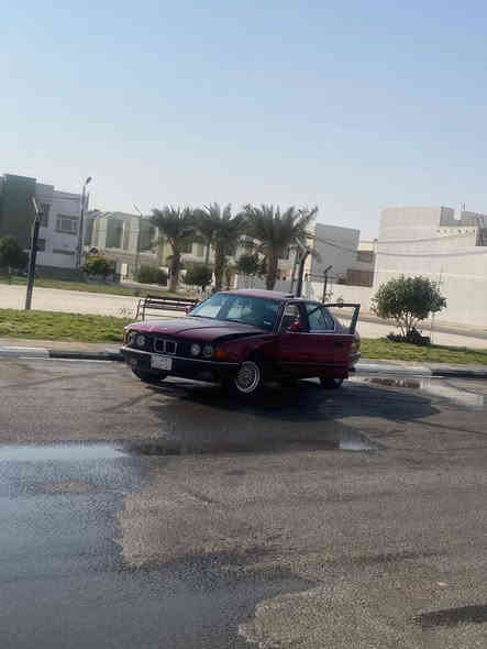 سياره بي ام 730 موديل 1992 رقم بغداد   جلد  كله شغاله محرك كير خير من الله صدر أمامي خلفي جديد َ مصبوغة عام تبديل بنيد فقط العنوان بغداد الكاظميه رقم الهاتف ***********
