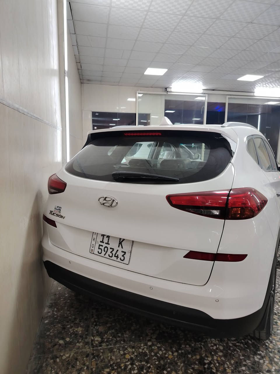 السلام عليكم✋
🚘توكسان خليجي موديل 2020
👌كفاله من الصبغ عدا شخط بسيط ب الباب
مواصفات👍
وكاله الكاصد  فول عدا البنوراماكراسي اماميه كهرباء شاشه سايدبريك ب الرجل حساسات كامله فول تحكم سترين ماشيه 80وقابله لزياده رقم بغداد انكليزي 
السعر💰
190وبيهه مجال لتفاوض
العنوان📍
بغداد الحبيبيه شارع المعارض معرض السند
لاستفسار☎️
***********
