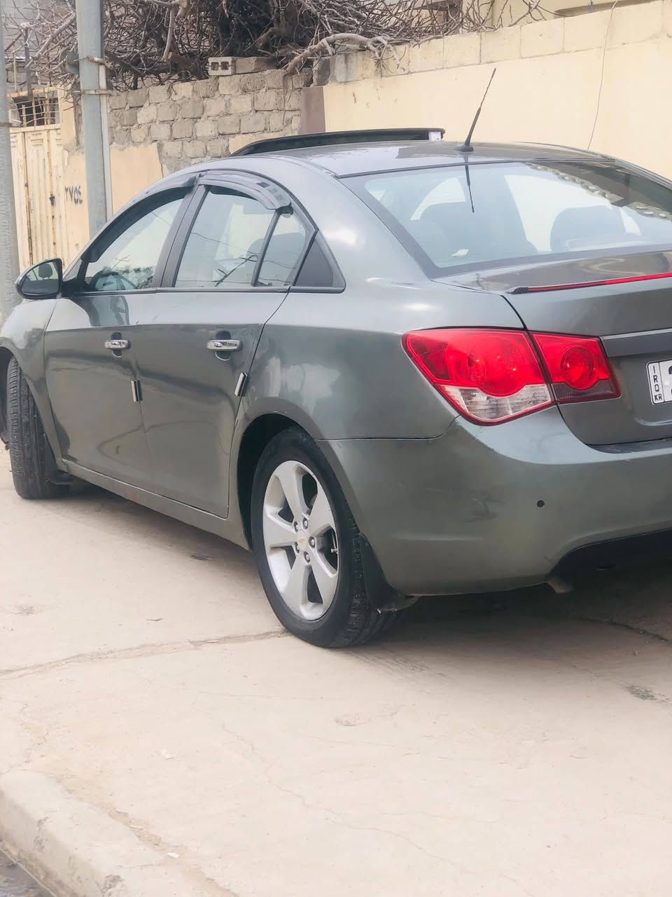 كروز ٢٠١٠ خليجي فول مواصفات مصبوغة حزام 
مكينة والكير شرط كهربئيات كلها شغالة ما بيها نقص 
رقم جديد بأسمي شرط التحويل أو وكالة 
سعرها ٦٥ وبيها مجال 
مكانها بالموصل الجانب الأيمن وادي حجر 
أقساط مابيع والشراي يجي يشوفها ما تعامل بالتلفون
***********
***********
