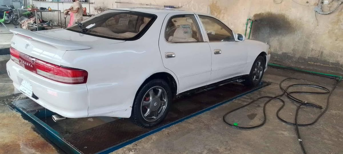 السلام عليكم 
كرستا نفخ  مكينه ونجي مديل 93 سنويه 27 رقم بصره راعيهه ناصريه ثاني يوم يداور السعر 50 ورقه ومجالهه قليل كلش 
***********
