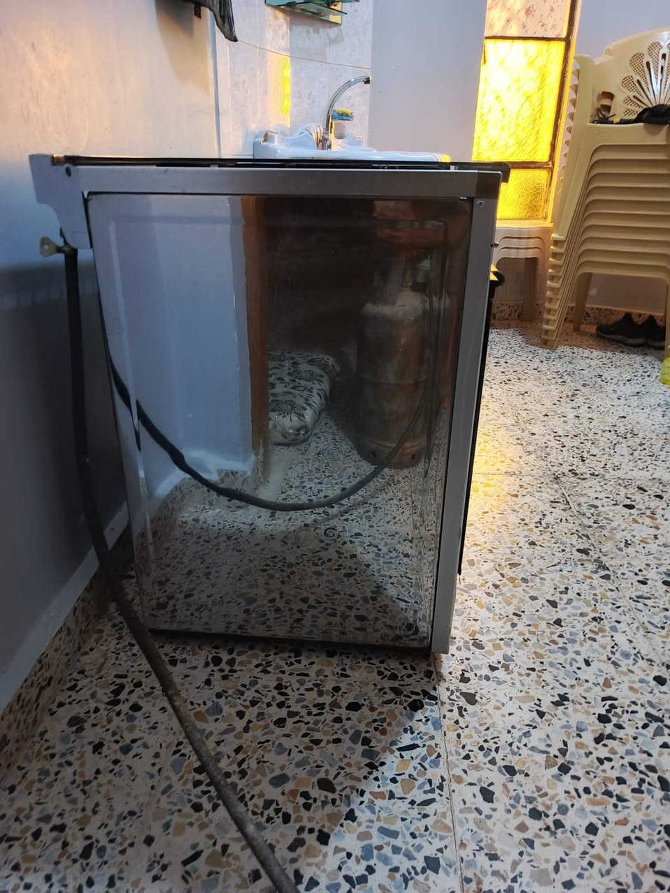 طباخ مصري كلش نضيف بوري مو ممه شغال فوك جوه النضافه كدام العين البيع بسعر مناسب ب200 الف  مكاني الرمادي حصيبه الشرقيه هـ ‏‪***********‬‏

