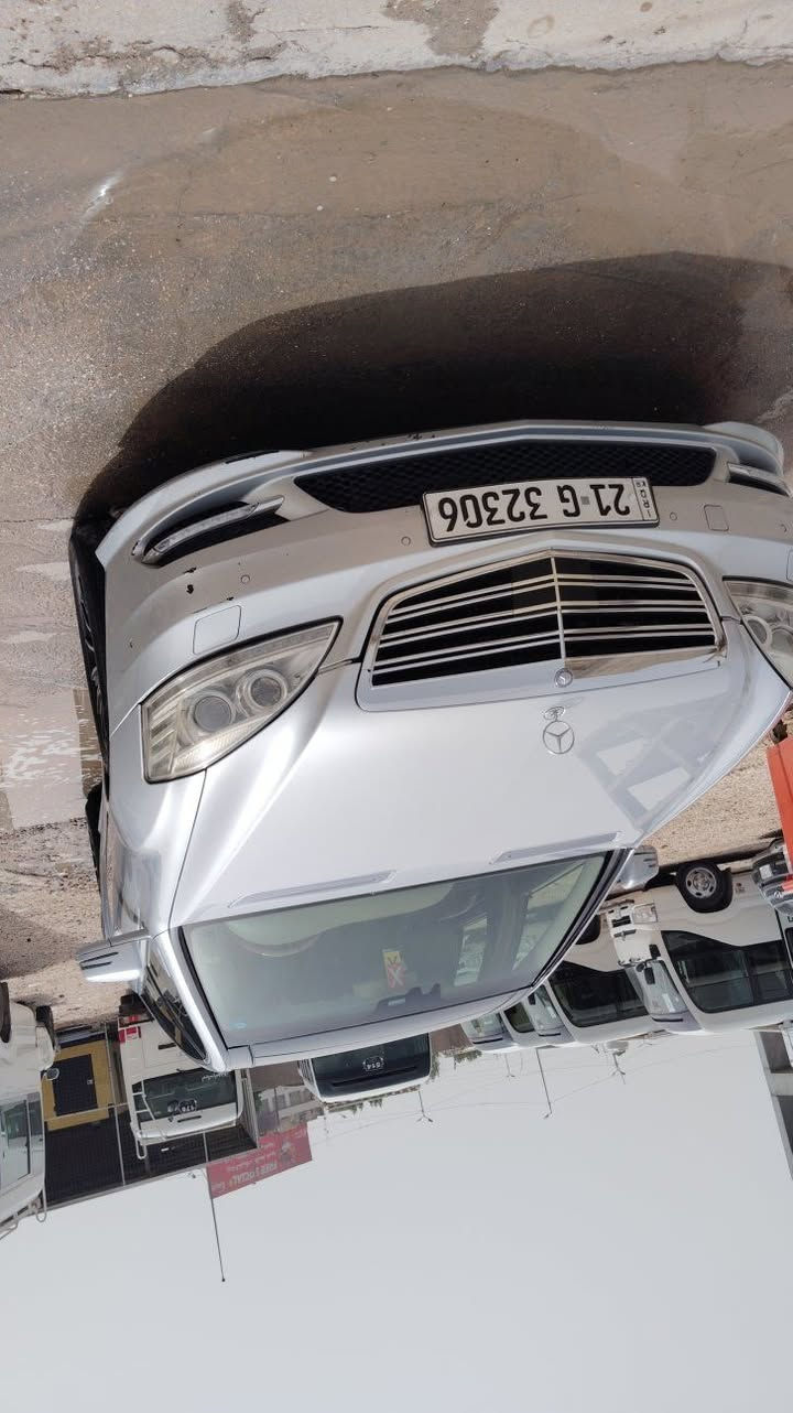 مارسيدس S550 موديل 2009 محدثه امامي والخلفي بغراض بلاديه موديل 2013 خليجي محرك 8 
مواصفات 
(أبواب كبيره بانوراما وناظور خمس بردات رادار امامي والخلفي اوتو استوب باركين داخل فورميكا داخل اصفر شاشة كامرة تلفون قاصه كشنات امامي والخلفي متحرك ابواب سحب رادار اوتو هولد كشنات واستيرن كهربائي گير عل استيرن سيدي بوكس 6اقراص بلاد AMG فول مواصفات 

سياره بيها قطعتين صبغ  بس بخ اثر شخوط بشرط بدون دواخل مابيها أي شي ثاني بشرط جديد مسويله سيرفز  مابيها اي خلل من گير ومحرك وكهربائيات كله بشرط گير ومحرك بشرط مامفتوح  سنويه ورقم كله جديد 
ما يحتاج ربع دينار مصرف 
عنوان : بابل 
والسيارة باسمي تحويل مباشر. ***********
