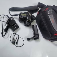 كاميرا كانون دي 7 مارك1 استخدام جداً قليل ونضيفه جداً جداً 95٪ غراضه 2...