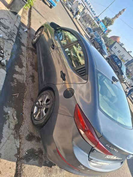 هونداي انترا 2017 وراد خليجي محرك 20  لا صرف ولا نفخ السياره نص موفول كابون بنزين  بيها 5قطع صبغ بدون دواخل  السعر 115 وترهم امراوس ***********
***********
