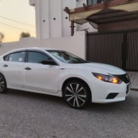 — نيسان التيما موديل 2017 لون ابيض بيها قطعتين تبديل ابلادي  او قطعه ن...