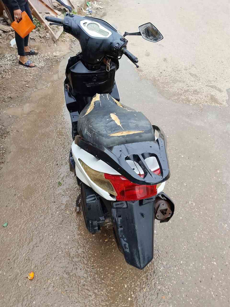 سلام وعليكم دراجه للبيع سكنس كهربائيات كله شغاله محرك خير من الله بعقوبة تقاطع الساده الرقم ***********
