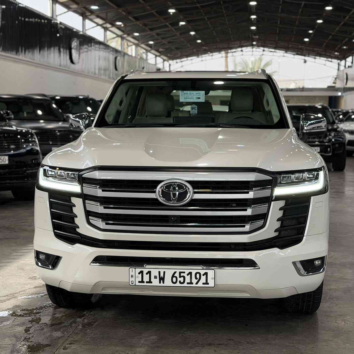 � تويوتا لاندكروزر VX 2023 – Twin Turbo | وكالة SAS
💥 محرك توربو مزدوج قوي – أداء جبار وثبات عالي
🧾 ماشية فقط 24,000 كم – نظيفة ومكفولة كفالة عامة
🔸 أربع كاميرات 360° | شاشات خلفية | ثلاجة | فتحة سقف
🔰 فئة VX = رفاهية × اعتماد × مواصفات كاملة

📍 متوفرة حالياً لدى شركة علي الشيباني لتجارة السيارات
📞 *********** -***********
📍 بغداد – الكاظمية – جكوك قرب مرور الكاظمية

🚨 اللاند اللي يجمع بين الفخامة والقوة… موجود الآن وجاهز للتمليك!
