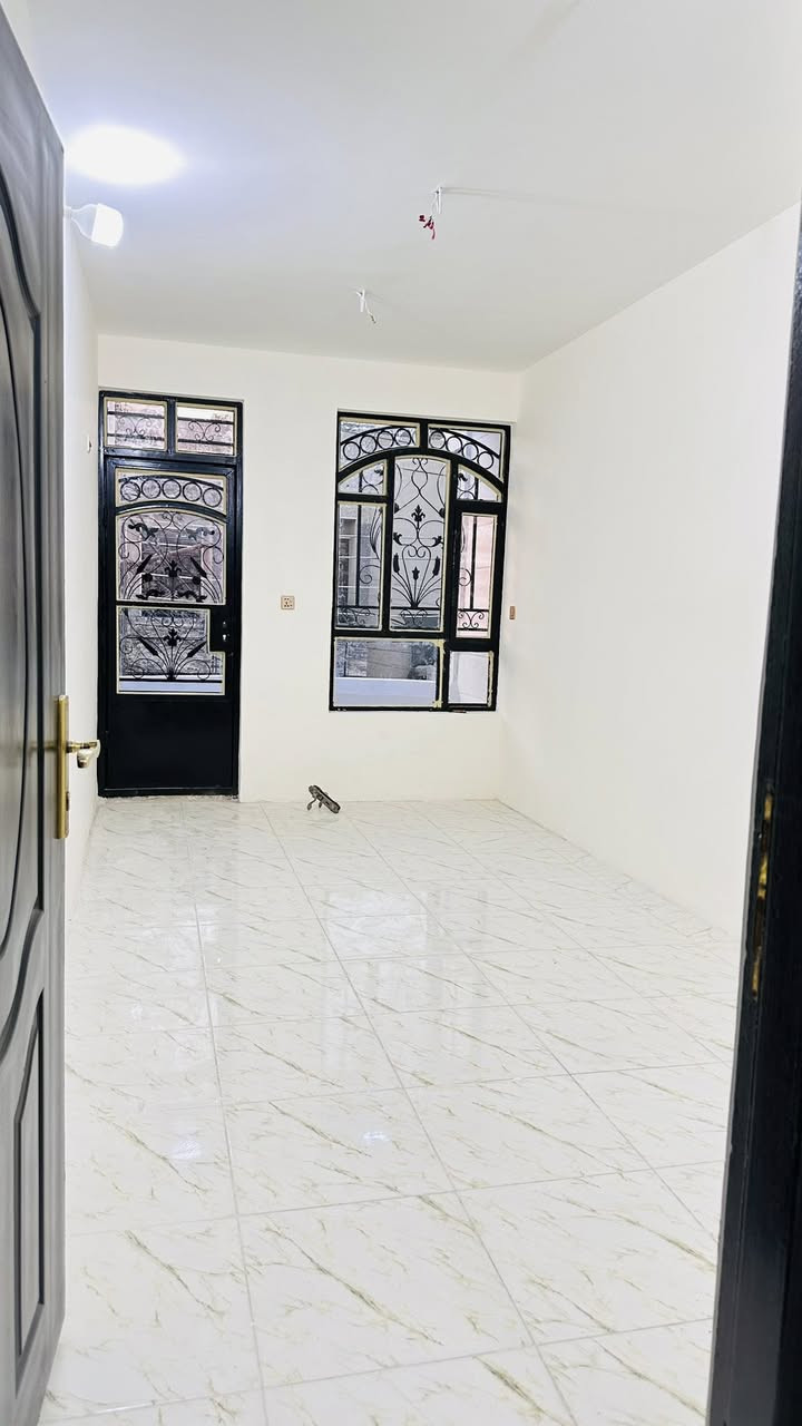 مشتمل للبيع مساحة ٦٠ متر
يحتوي على #استقبال #مطبخ #٢غرف #خدمات
الموقع 📍الشعب ضباط الكويتي 
للأستفسار آكثر الأتصال على الأرقآم 
***********
الأخوين للوساطة العقارية
