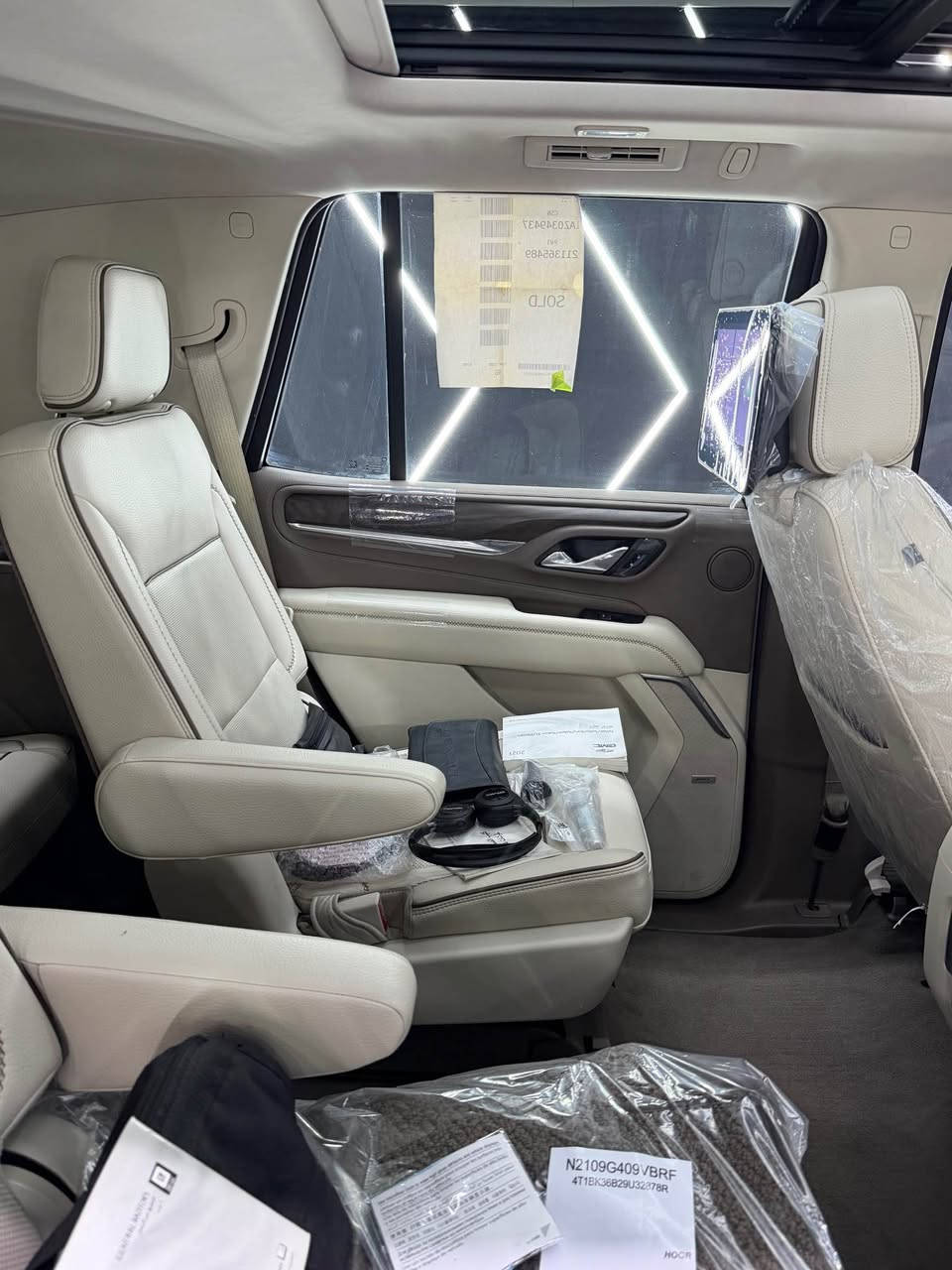 GMC.2021. دينالــي🦅

💥ارخص سعر بكل سوق💥

ماشية:90الف حقيقى

بدون صبغ ❌

بدون صبغ ، بدون شخط ،
 بدون رصعات ، بدون بارد ،
حتى دعاميات  بشرط بدون صبغ ✴️

“،”،”،”،”،…….،”،”،”،”،”

محرك كير بشرط مامفتوح 
سنوية زنكة كلشي جديد 
والسيارة بأسمي ✔️

 ❇️❇️

السيارة كلش كلش حلوة نظيفة مرتبة لوك لوك 💫

•••••••••••

‎كشنات منفصل رئاسي  ✨  -GMC  -ViP

‎حجم المحرك : 6.2 لتر 
‎عدد الاسطوانات : 8 سلندر 
‎القوة الحصانية : 420 حصانية 
‎الكير بوكس : 10 سرعات 

<<<<<<<>>>>>>>

مواصفات 🔻

‎نظام هيدروليك 
‎دخول ذكي للسياره ( بصمة )
‎شاشات خلفية
‎دفع رباعي دبل
‎دوسات كهرباء
‎شاشه اماميه كبيره
‎شاشات عدد 2 خلفيات
‎كامرات 360 درجه 
‎كامرا خلفيه بالمرايه
‎بانوراما طكتين
‎شاحن واير ليس
‎كشنات جلد
‎كشنات كهرباء
‎كشنات خلفي منفصل
‎رادار تحديد مسار
‎رادارات جانبيه
‎رادار امامي
‎ثلاث قطع تبريد
‎هيترات بالكشنات تدفئه تبريد امامي خلفي
‎دوسات كهرباء تفتح ويا الباب
‎بصمه + بصمة ابوب 4
‎صندوك كهرباء
‎فورويل 4x4
‎هند بريك بصمه
‎استيرن كهرباء
‎اتو ستوب
‎حساسات خلفي امامي
‎كشافات
‎لايتات لد + فول زنون
‎بكلايت لد خلفي
‎كشنات الخلفيه كهرباء
‎سبعه راكبj
‎داتو شو
‎هيتر بالاستيرن
‎فول تحكم ستيرن

‎وبعد بيه مواصفات هواي والدنيالي معروفة مواصفاته فول الفــووول 💯

سعرها:475
***********☎️
📍مكانها سليمانية- وشايف خيرها الشاريها 🌷 السليمانية, العراق
