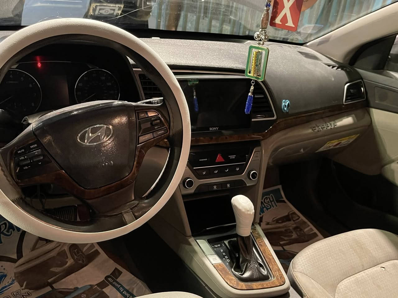 السلام عليكم النترا موديل 2017 السياره ليبل واحد مواصفات SE كير ومكينه مكفولات ماشيه 130

حادث خشم البنيد مثل ما موضح بل صوره + صبغ بل مكان المحدد بين الباب والجاملغ فقط صبغ مكينه 2000

ایرباكات سليمه داخل لونين واصاج تخم تایر الاتصال على الرقم *********** السعر 123 وبيهة مجال حك الجيه غير متواجد على الفيس الشراي يتصل
