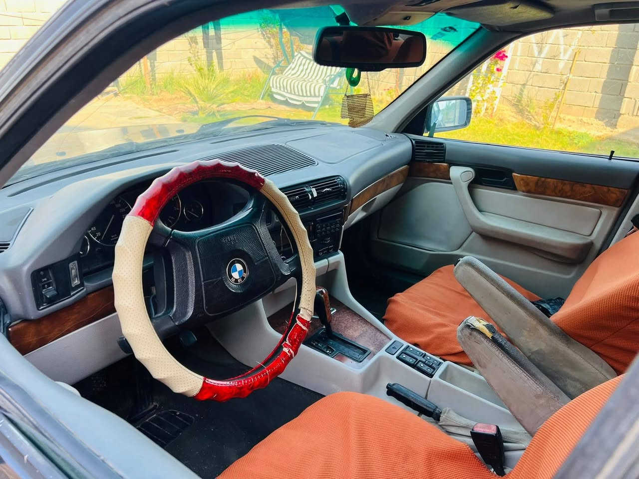 السلام عليكم
530 اصل 8 مكينه 40  موديل 94 اصل
السياره جاهزه بيه ترتيبات
رقم بغداد دولي بسمي  تحويل مباشر 
السياره فتحة بجم عريض كشنات كهرباء برده كهرباء تحكم ستيرا دبل ايرباك كامله مواصفات 
تخم تاير وحداديه جدد
حماوه ثابتا جوه النص  
فقط باور. عاطل
مكاني. نجف.   ***********
معروضه. 53.
