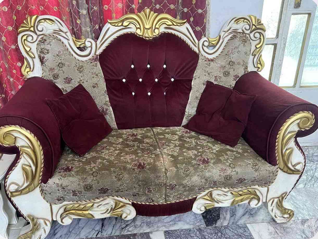 تخم قنفات ١٠ مقاعد ب ٢٠٠ الف نظيف وحتى الإسفنج مال مقاعد منازل ابد ووياه طبلة وسطية و٤ صغار


**إذا كنت صاحب هذا الإعلان وتريد حذفه لأي سبب، رجاءا أرسل رسالة إلى الدعم الفني**