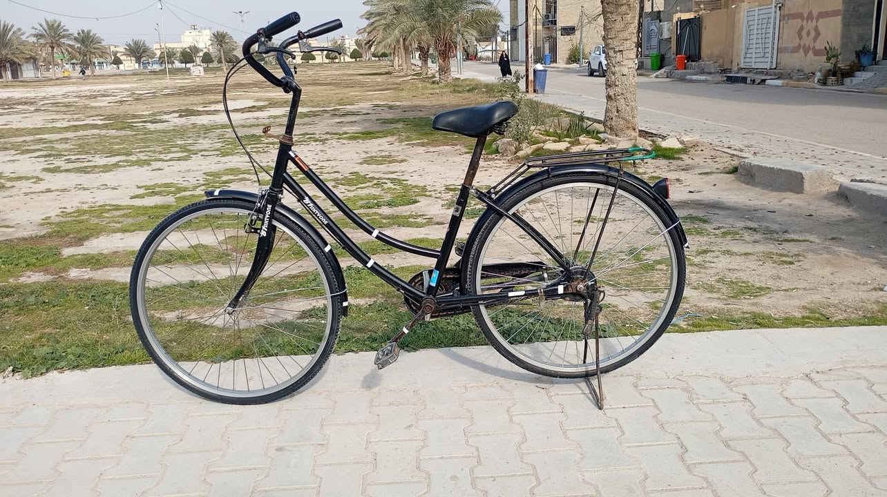 سلام عليكم بيسكل نضيف  البيع السعر خاص حجم 26 خاص او نتصال ***********
