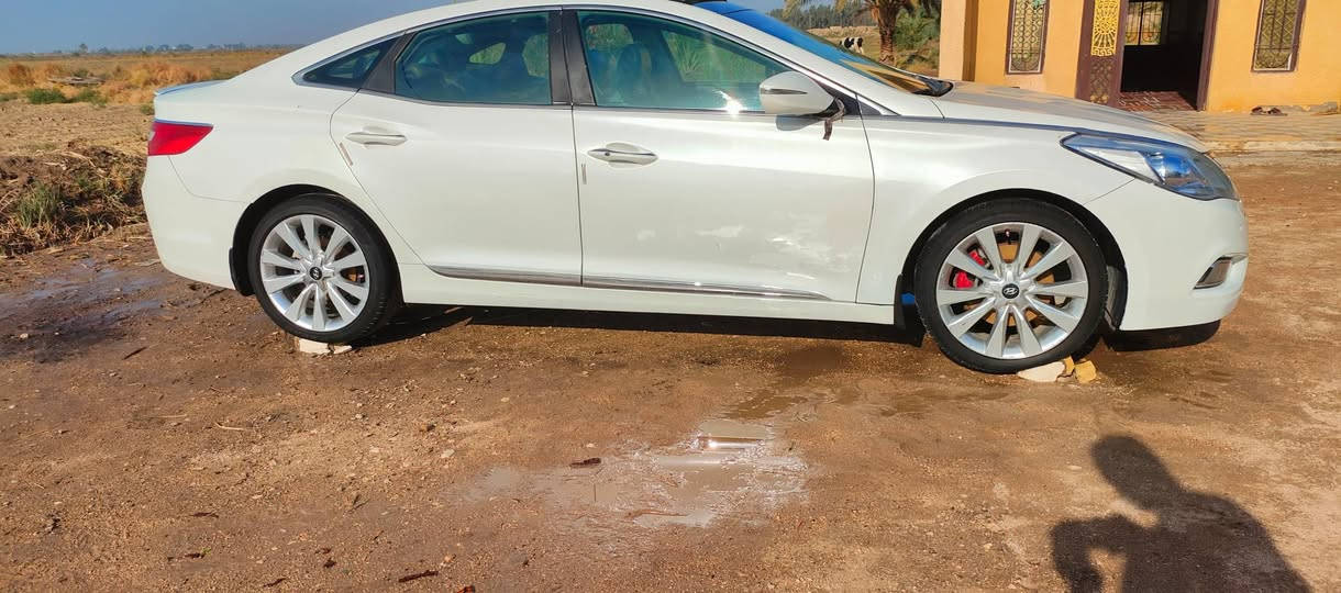 هونداي ازيرا موديل 2012 خليجي فول موصفات  Vip
رقم أربيل دولي وبأسمي 
 مكينه 6 سلندر 3000 المرغوب
موصفاتها فوول الفول 
بصمه ابواب وتشغيل بصمة جنطة بانوراما طكتين 
كشنات جلدداخل جلد ملكي تدفئه  كشنات
قطعتين تبريد 
تحكم كشنات كهربائي 
برده خلفيه كهربائيه بردات جانبيه خلفيه 
مري شفط نظام ترحيب اناره داخليه 
فتح صندوق ذكي لدات خلفي 
كاشف ضباب امامي حساس امامي خلفي 
 سايد بريك بصمة
يدات نيكل إشارات ترحيب جانبي دبل كزوز خلفي 
ويل كب 19 كروم
سيارة بيها رش صبغ 2 قطع البيبان أثر شخط بدون دواخل أو حادث وبارد بالجاملغ وهلال  والسونار موجود بالصور
سعرها 115 وبيها مجال بسيط للشراي 
عنواني الديوانية 
***********
