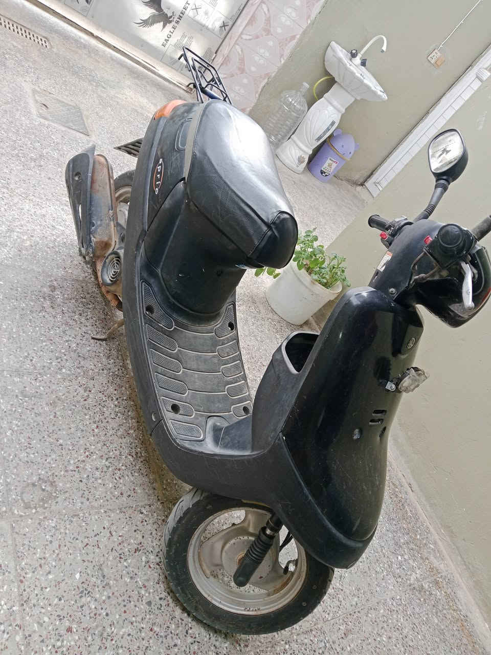 سلام عليكم دراجة بطه
مكينه ما مفتوحه شرط نعومه 
كير لا ونه ولا شي 
كهربائيات كله شغاله 
كيج بانزين كيج كيلو متر كله شغال
دراجه شرط نگرة سلف الصبح لا تأخر ولا شي 
تايرات جديد 
شاصي مكفول من الكسر ولحيم
مكاني نجف حي ميسان قرب مجسرات الزهراء 
سعر275 وبيه مجال 
***********
