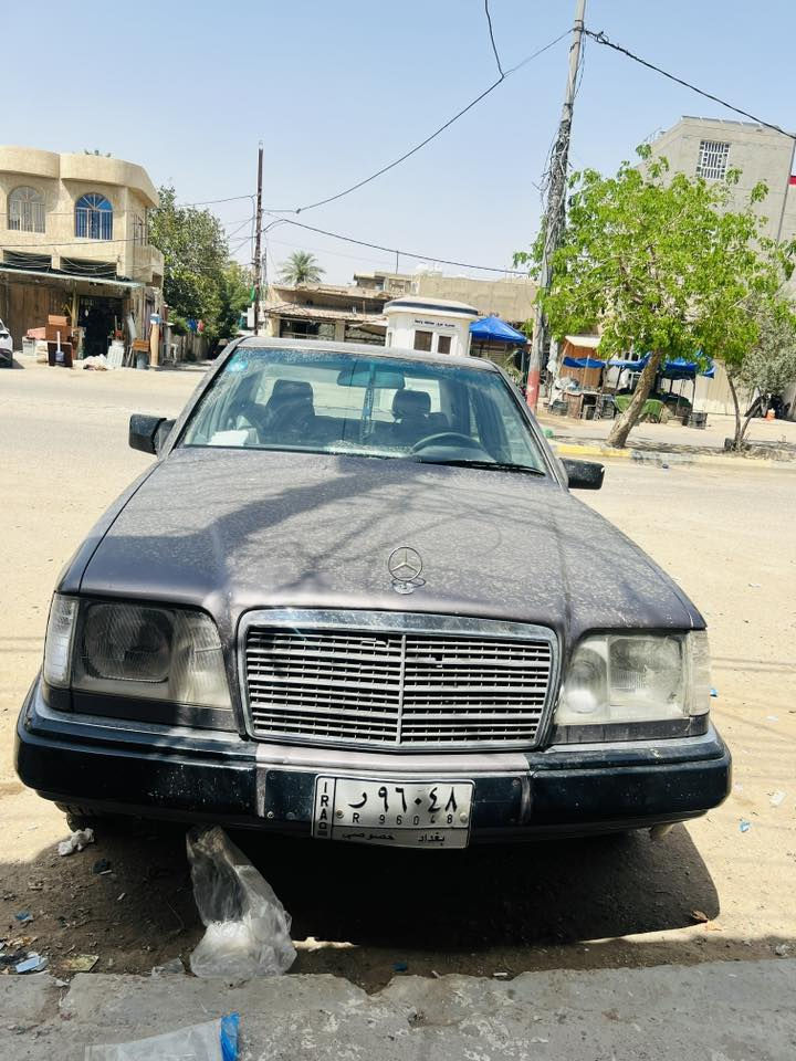 السلام عليكم
مارسدس ٩٢ محرك عنكبوت ٦ سلندر 
محدث بچم بيبي شبح 
غرفه نظيفه 
صبغ عام اثر جراد 
كفاله عامه من الضربه 
تبريد كامل بس بي ليك 
السعر ٦٣ و بيها مجال
‭٠٧٧٠ ٥٧١ ٦٦٣٢‬
