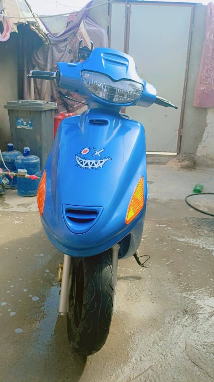 السلام عليكم
من رخصة صاحب الكروب دراجه فراشه جديده قبل شهر اخذتها سعرها 550 الف  وبيها مجال مكاني نجف حي الشرطة
رقمي ***********
