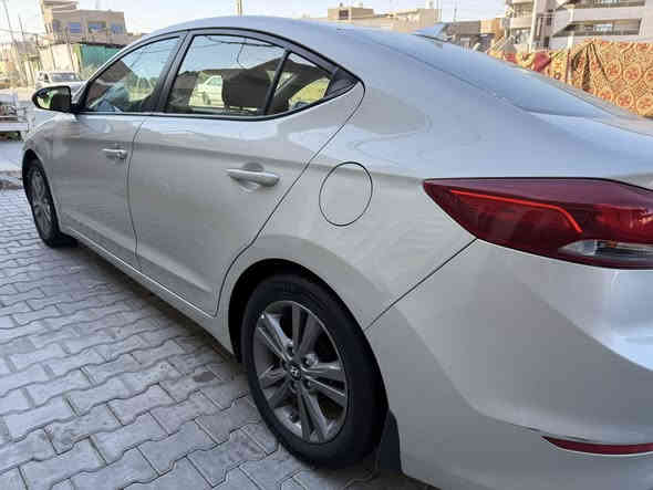 السلام عليكم النترا 2017 لون شمباني وارد امريكي حادث امريكا مقدمه البنيد وجاملغ السايق كلير وبالعراق بيه جاملغ السكن صبغ ابيع 3 قطع بدون تبديل وبدون ايرباك ليبل واحد وعلى ايدي صار 5 سنوات السيارة ماشيه 83 الف ميل دهن اصلي بانزين اخبط محسن وعادي ماافول عادي ابد السيارة كاعده وجاهزه من كلشي صدر امامي البارحة مبدل مال جناي  مو مثل الجاي ينعرضن بالفيس صور شكل والواقع شكل نص مواصفات مو se الغرفه نظافة 99 ‎%‎ كير مكينه حداديه كهربائيات تبريد امانه الله بعز الصيف شرط ثلج 
السعر 124 مجال بسيييط جدا حك جيتك 
السنويه نافذه مشروع وطني بااسمي 
شباب كلشي ذكرت بالمنشور وصور الحادث بالمنشور 
تعليقك يعكس اخلاقك وكلكم على راسي 
مكان السيارة بغداد الحرية موجود خاص او واتساب او اتصال
***********
ملاحظة تصوير فديو للسيارة موجود راسلني واتساب ادزه لان ميحمل بالمنشور
